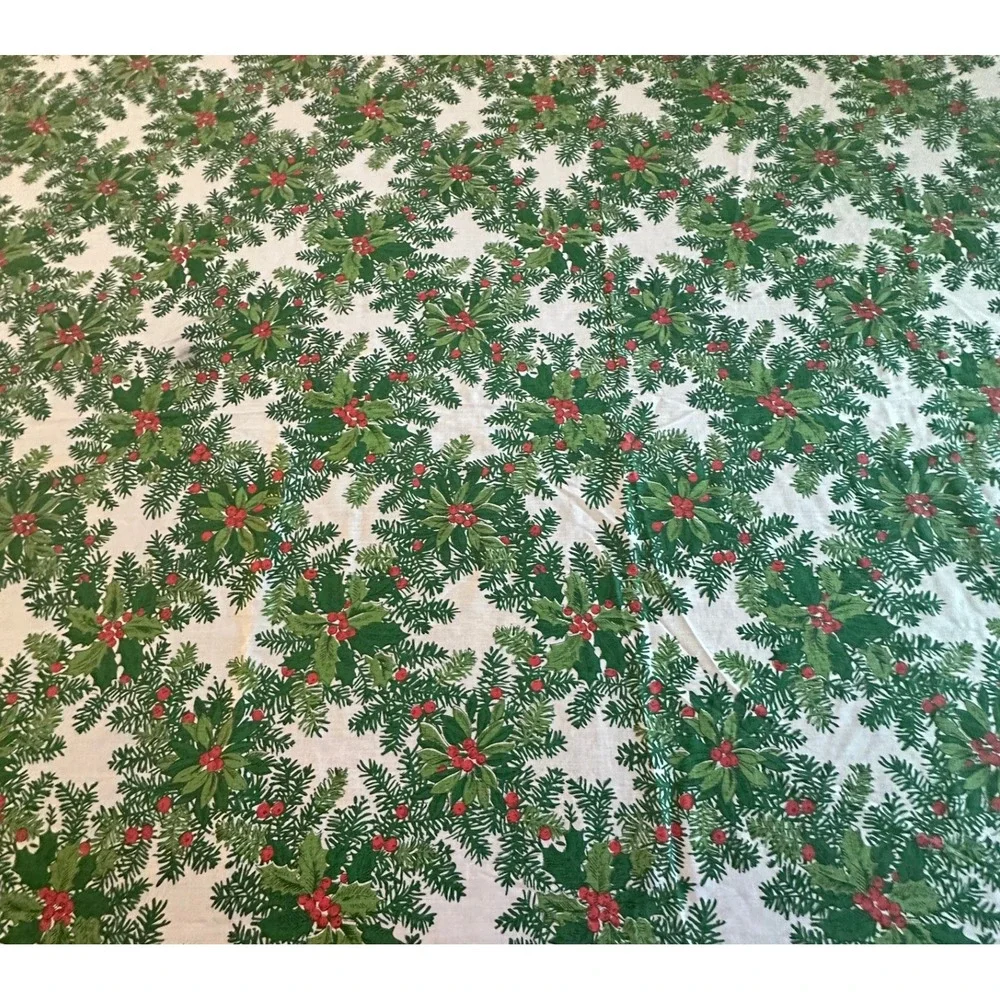 Vtg Christmas Tablecloth‎ Holly Berry Pine Evergreen Holiday 108x72 Rectangular